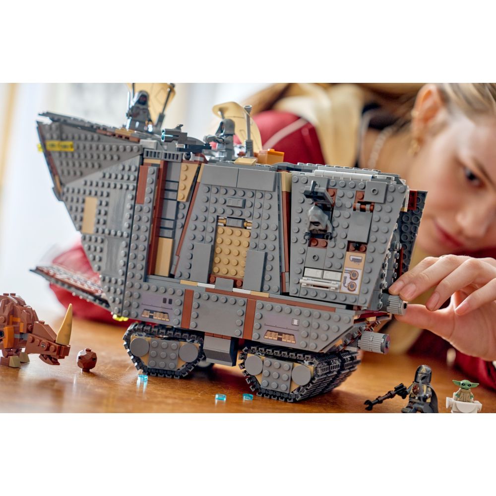 LEGO® Star Wars - Другопланетен пясъчен пълзач и Mъдхорн (75453)