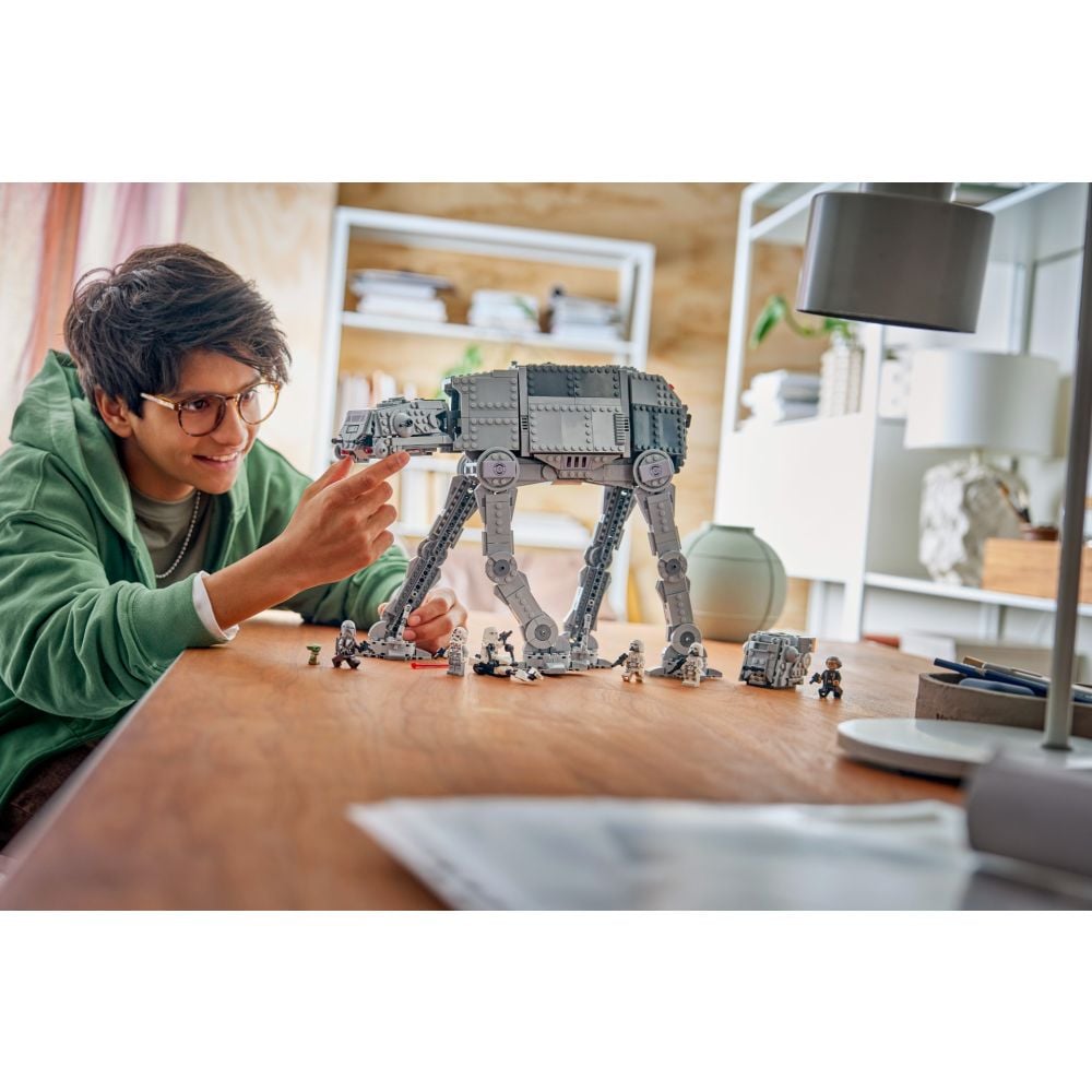 LEGO® Star Wars - Оцелял имперски AT-AT™ с INT-4 (75454)