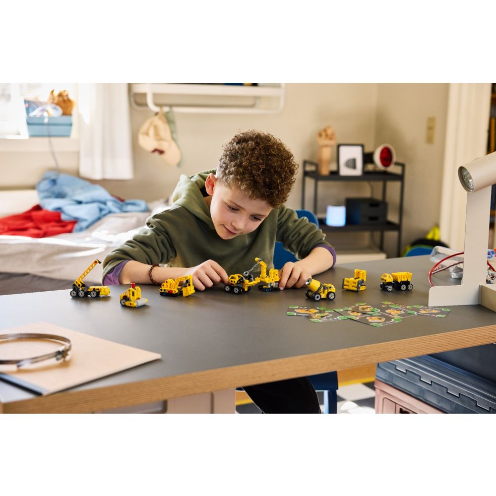 LEGO® Technic - Могъщи машини (42233)