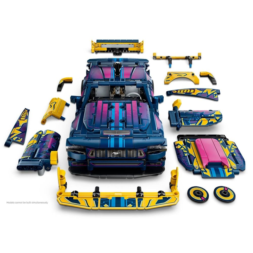 LEGO® Technic - Кола с персонализиран гараж Ford Mustang GT (42236)