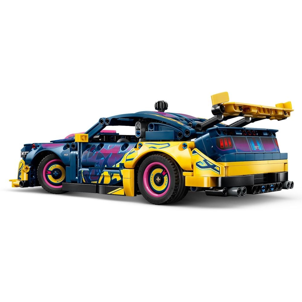 LEGO® Technic - Кола с персонализиран гараж Ford Mustang GT (42236)