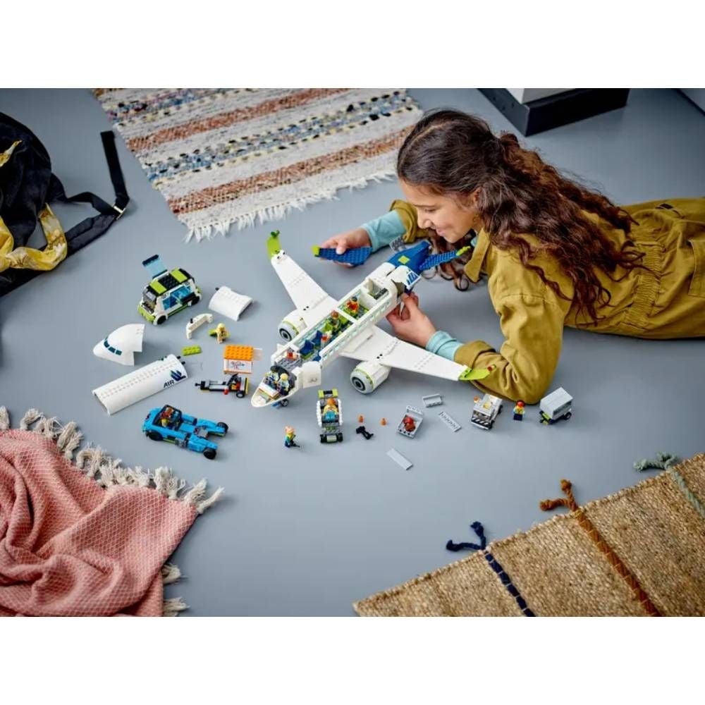 LEGO® City - Пътнически самолет (60367)