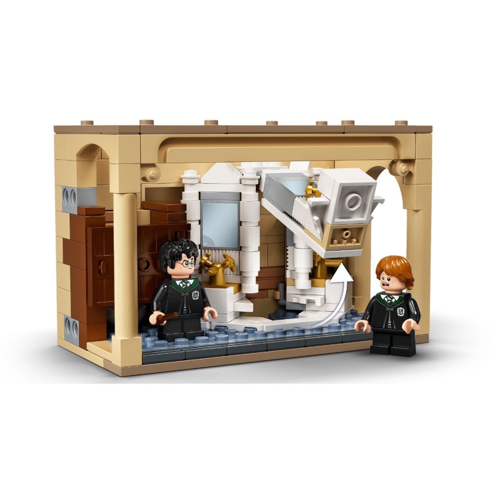 LEGO® Harry Potter - Хогуортс: грешка с многоликова отвара (76386)