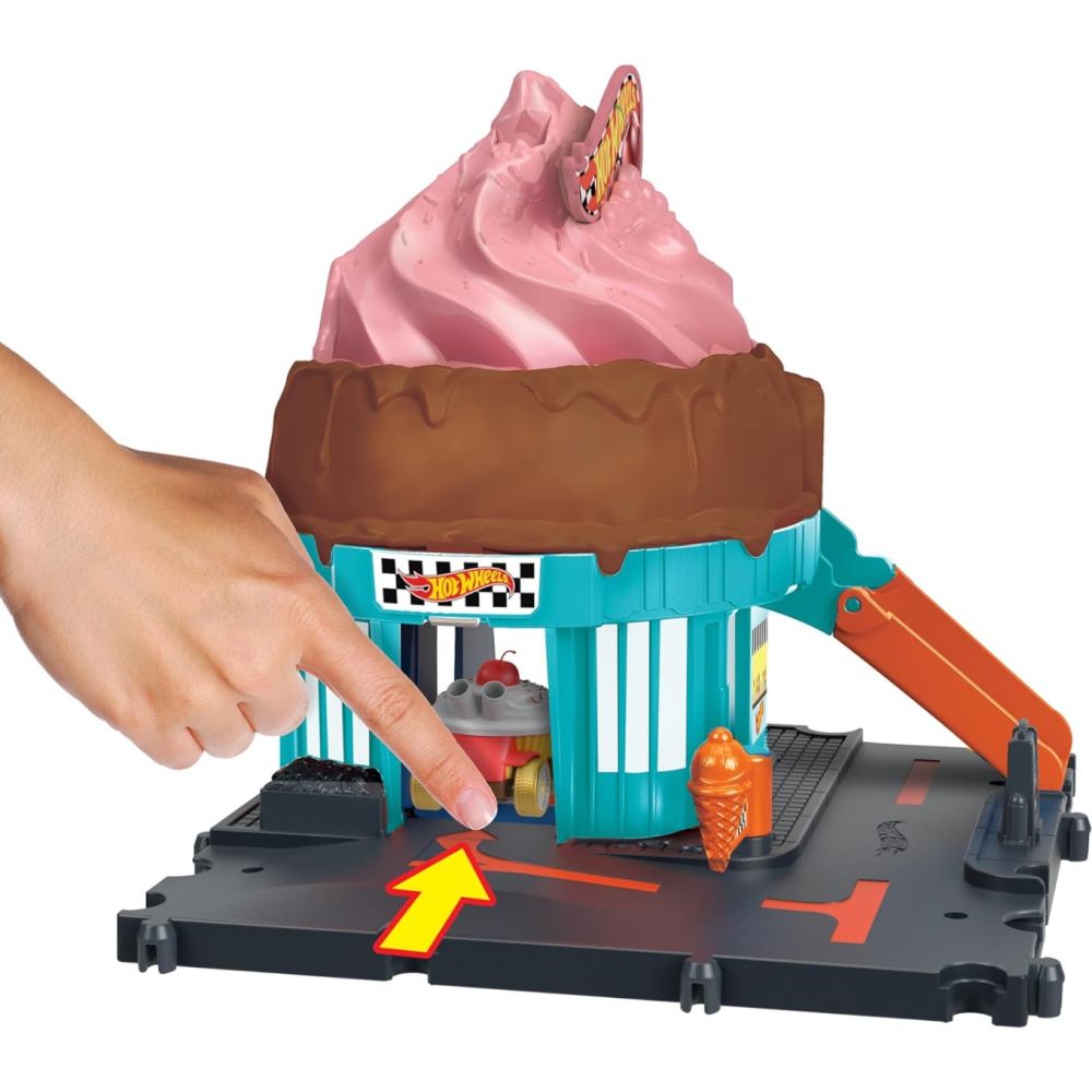 Комплект за игра с количка, Hot Wheels, Downtown Ice Cream Swirl, HTN77