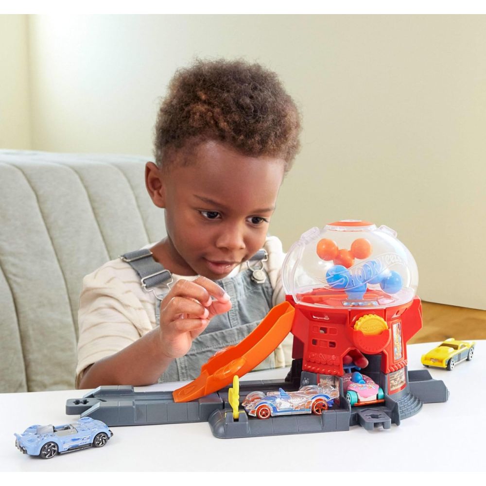 Комплект за игра с количка, Hot Wheels, Downtown Candy Shop, JBM62
