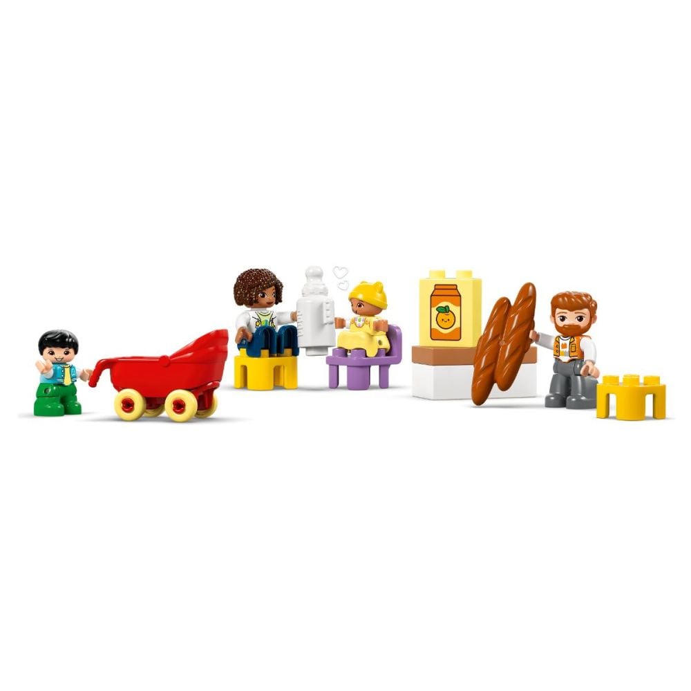 LEGO® DUPLO - Модерна семейна къща „3 в 1“ с фигури (10470)
