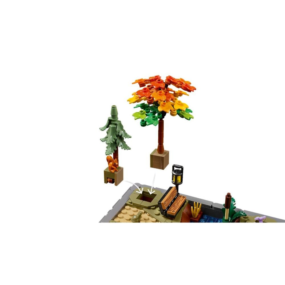 LEGO® Icons - Есенна градина с къщурка (11372)