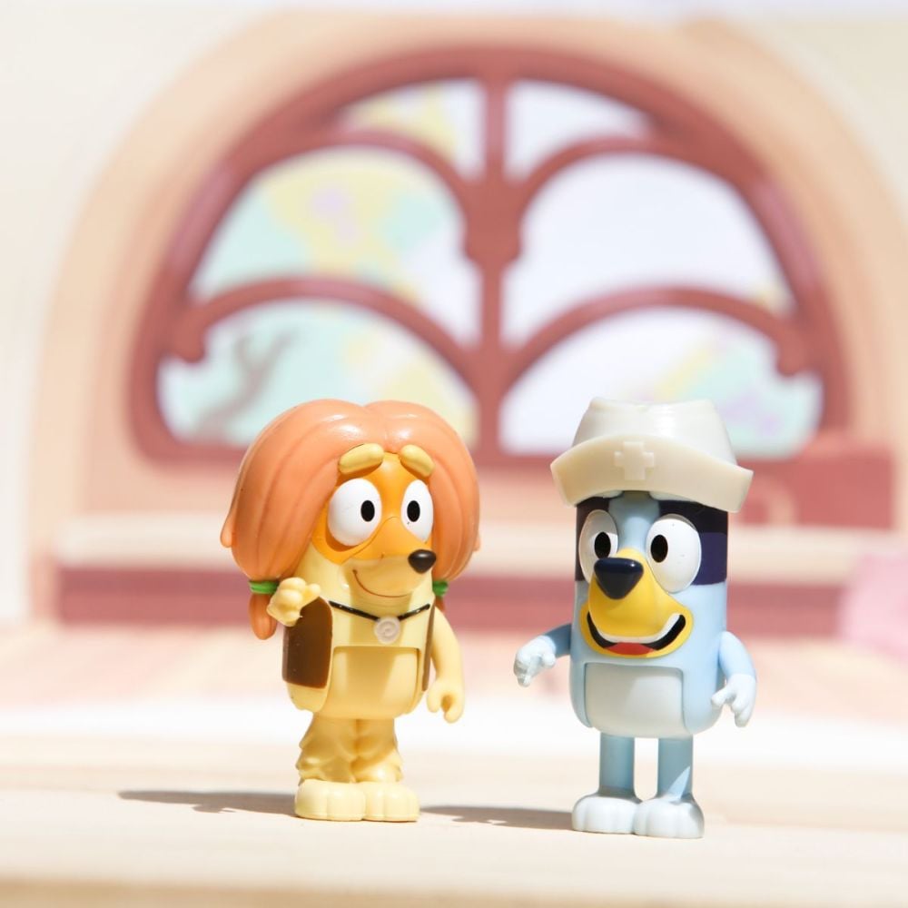 Комплект 2 фигурки, Bluey, На доктор