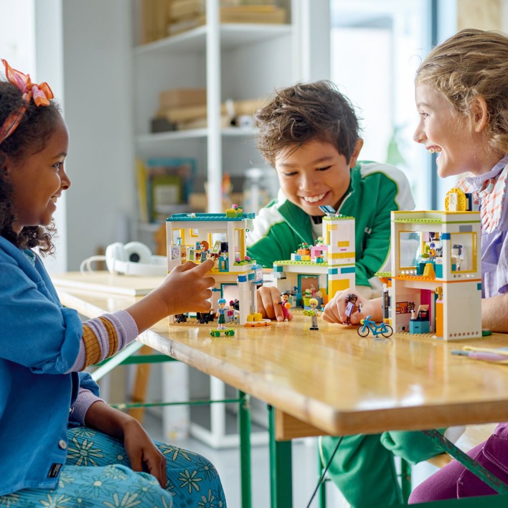 LEGO® Friends - Международно училище Хартлейк (41731)