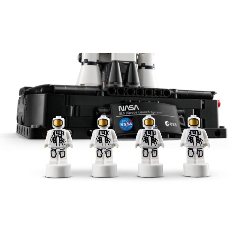 LEGO® Technic - NASA Artemis: Система за изстрелване на ракета (42221)
