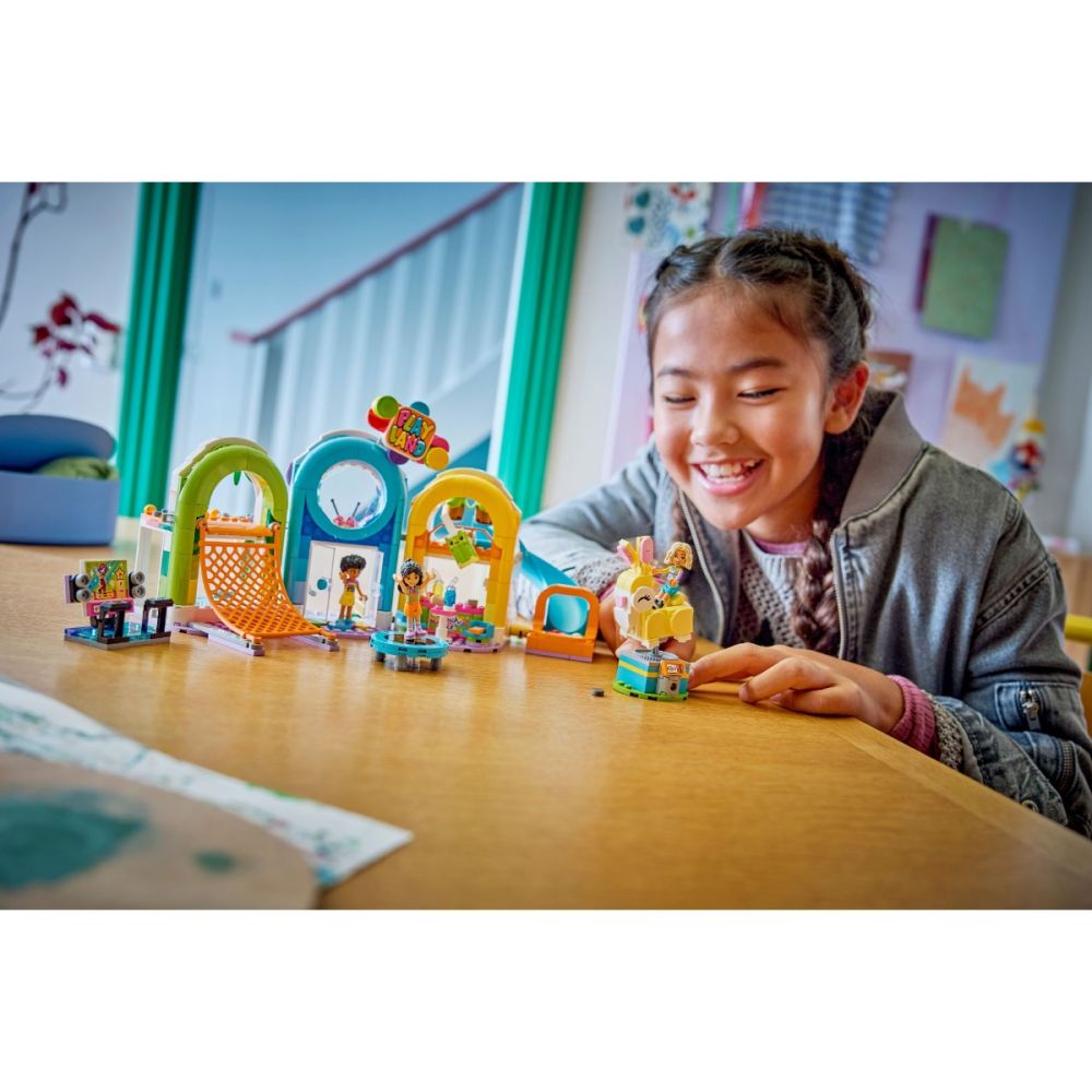 LEGO® Friends - Забавна площадка за игри на закрито (42686)