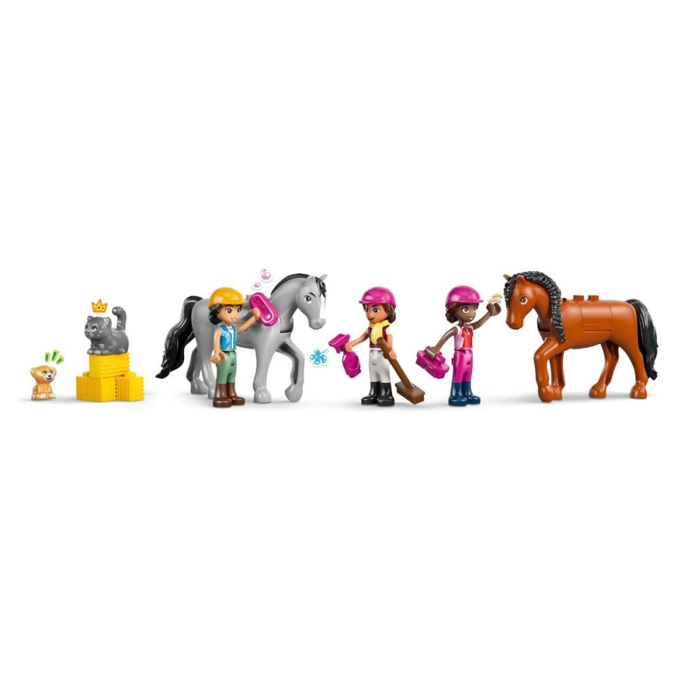 LEGO® Friends - Конюшня и академия по езда (42688)
