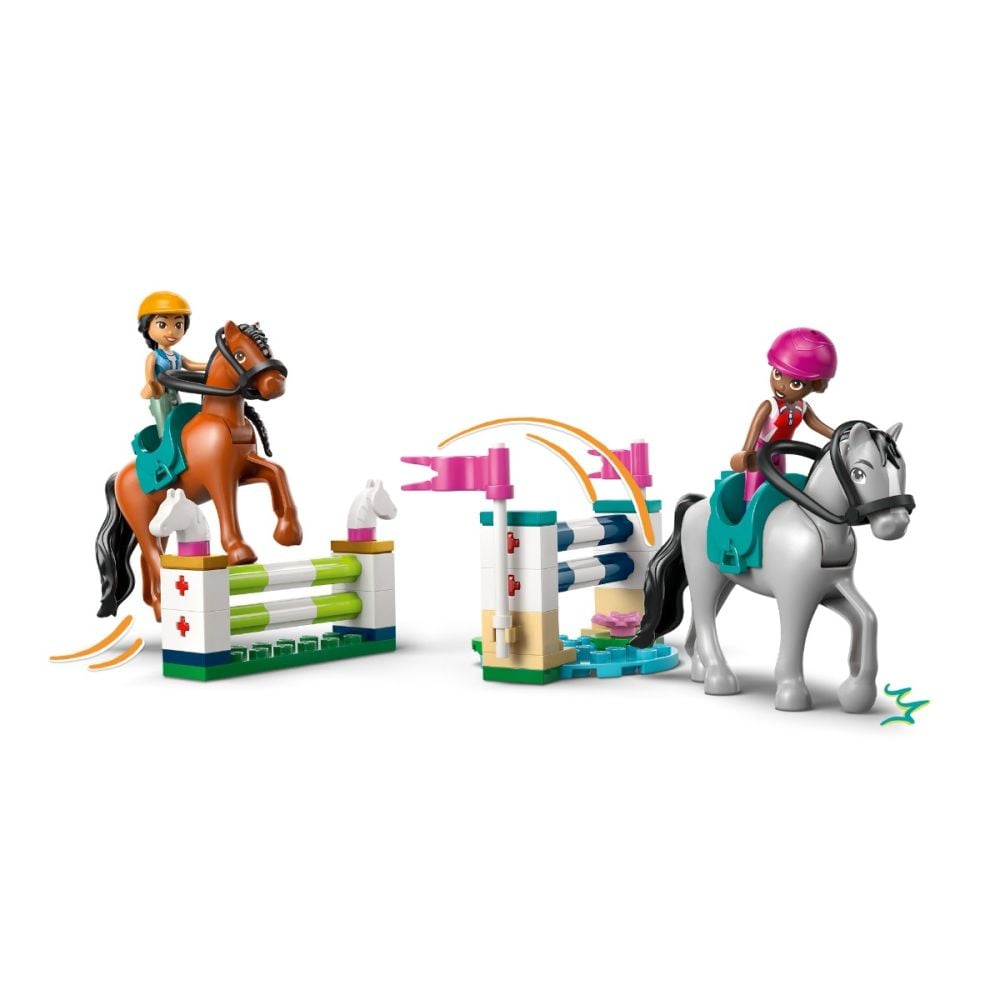 LEGO® Friends - Конюшня и академия по езда (42688)