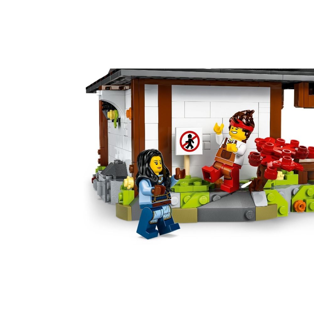 LEGO® Ninjago - 15-та годишнина: Ковачница „Четирите оръжия“ (71858)