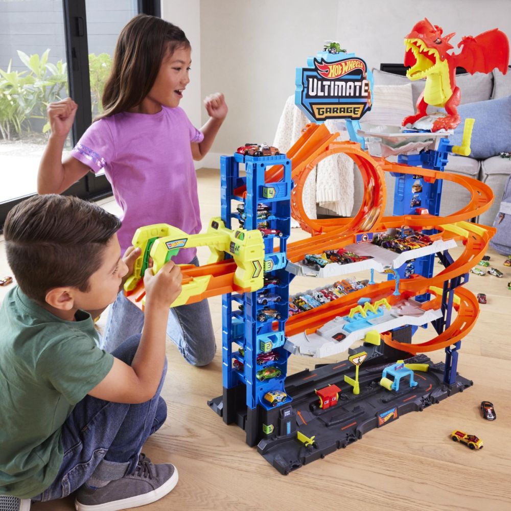 Комплект за игра с 2 колички, Hot Wheels, Мега Гараж, HKX48