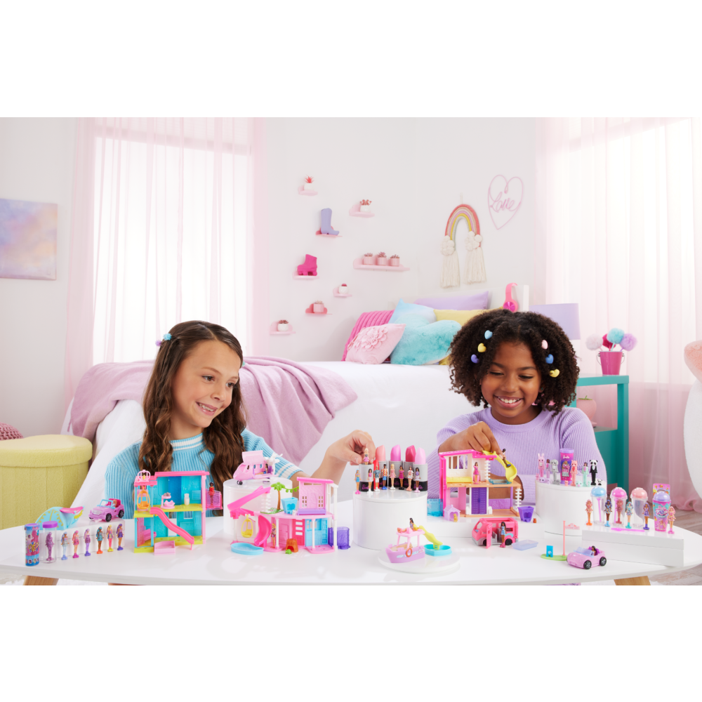 Комплект за игра с превозно средство и кукла Barbie, Mini BarbieLand, HYF38
