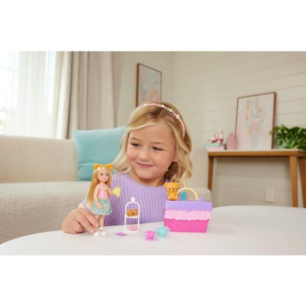 Комплект за игра с кукла Barbie, Family&Friends, Club Chelsea, Tea Party Picnic, JJB40