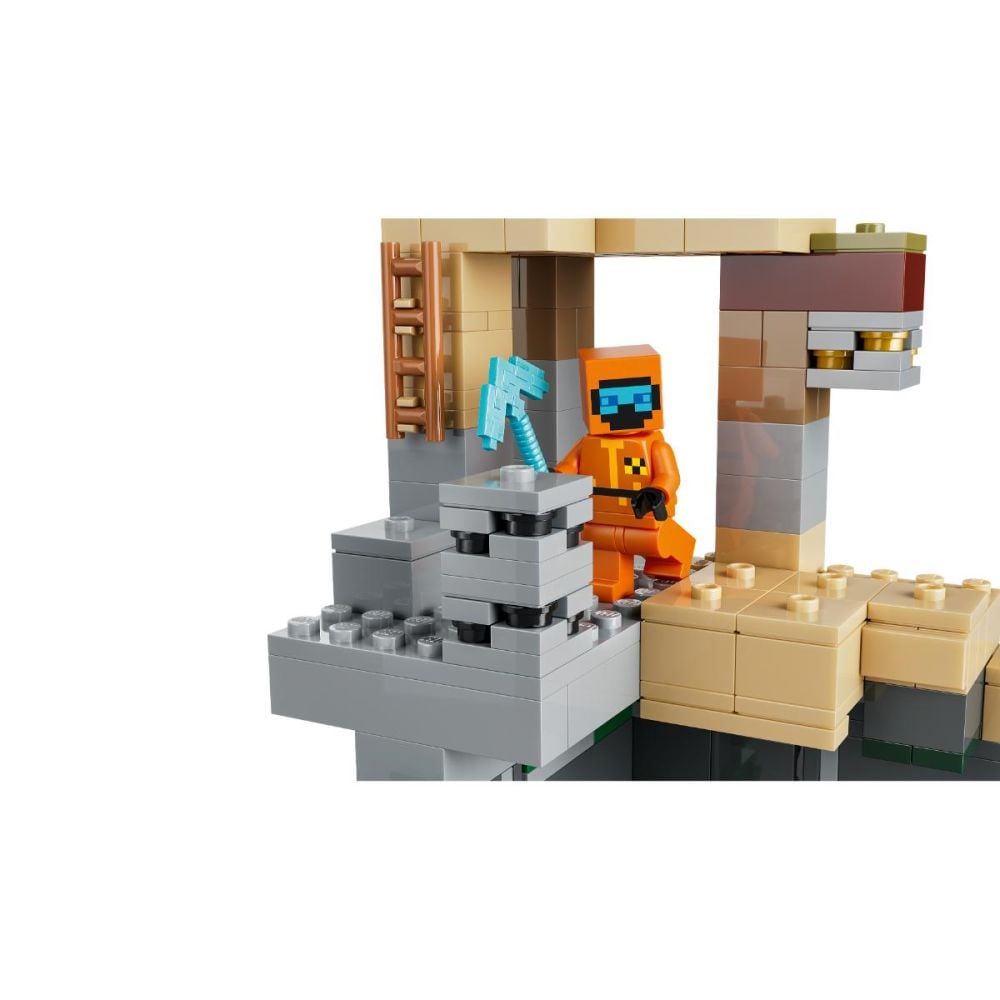 LEGO® Minecraft - Занданът на зомбитата (21587)