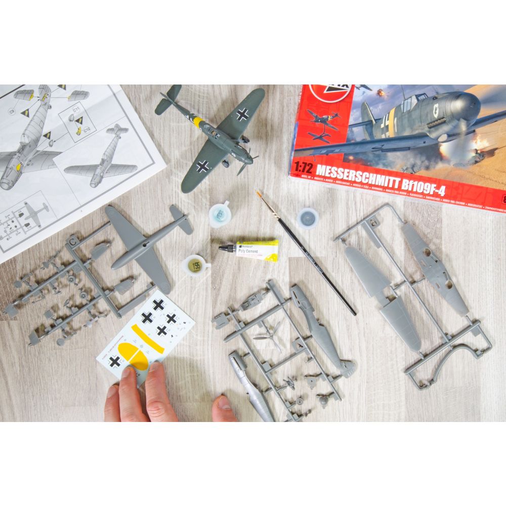Строителен комплект, Airfix Starter Set, Messerschmitt Bf109F-4, 30 части