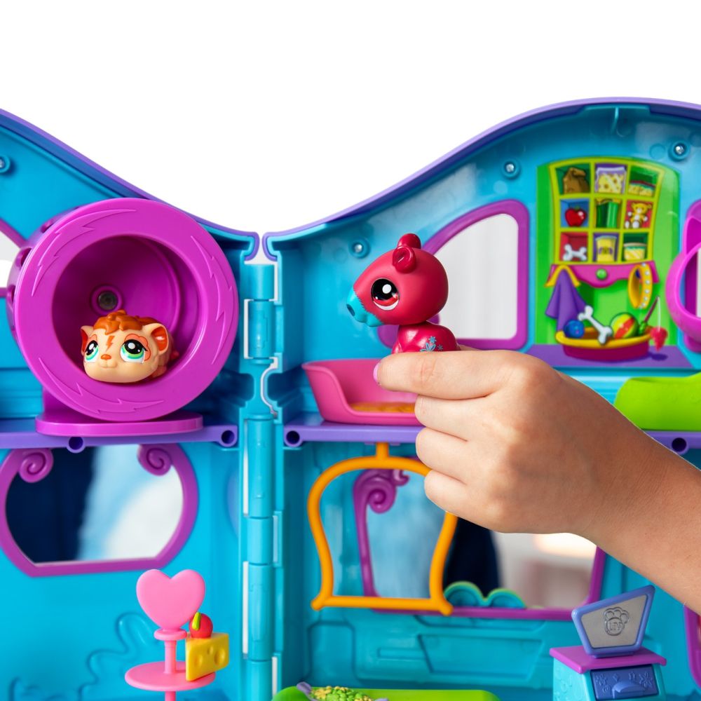 Комплект от 4 фигурки и 20 аксесоара, Littlest Pet Shop, Deluxe Playset