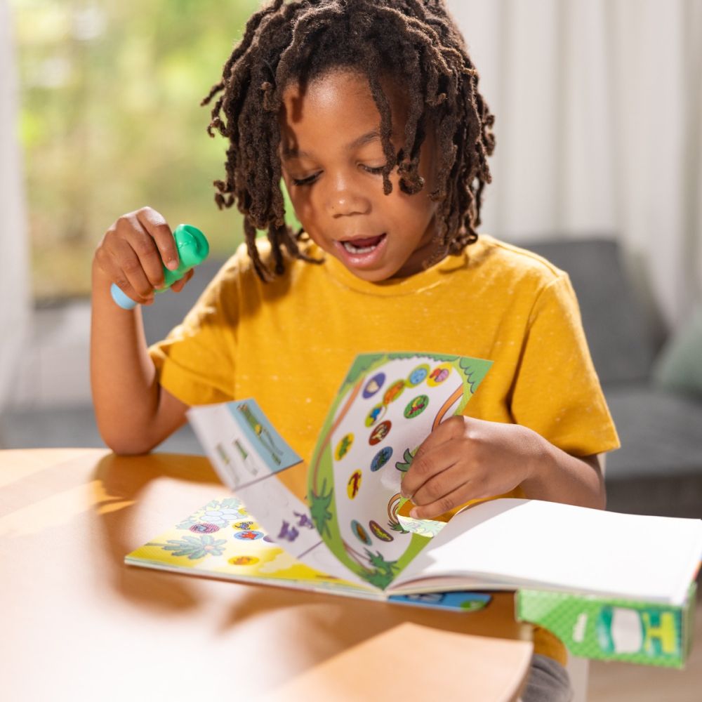 Комплект за занимания със стикери и печат, Melissa & Doug, Sticker WOW, Динозавър, 6074899