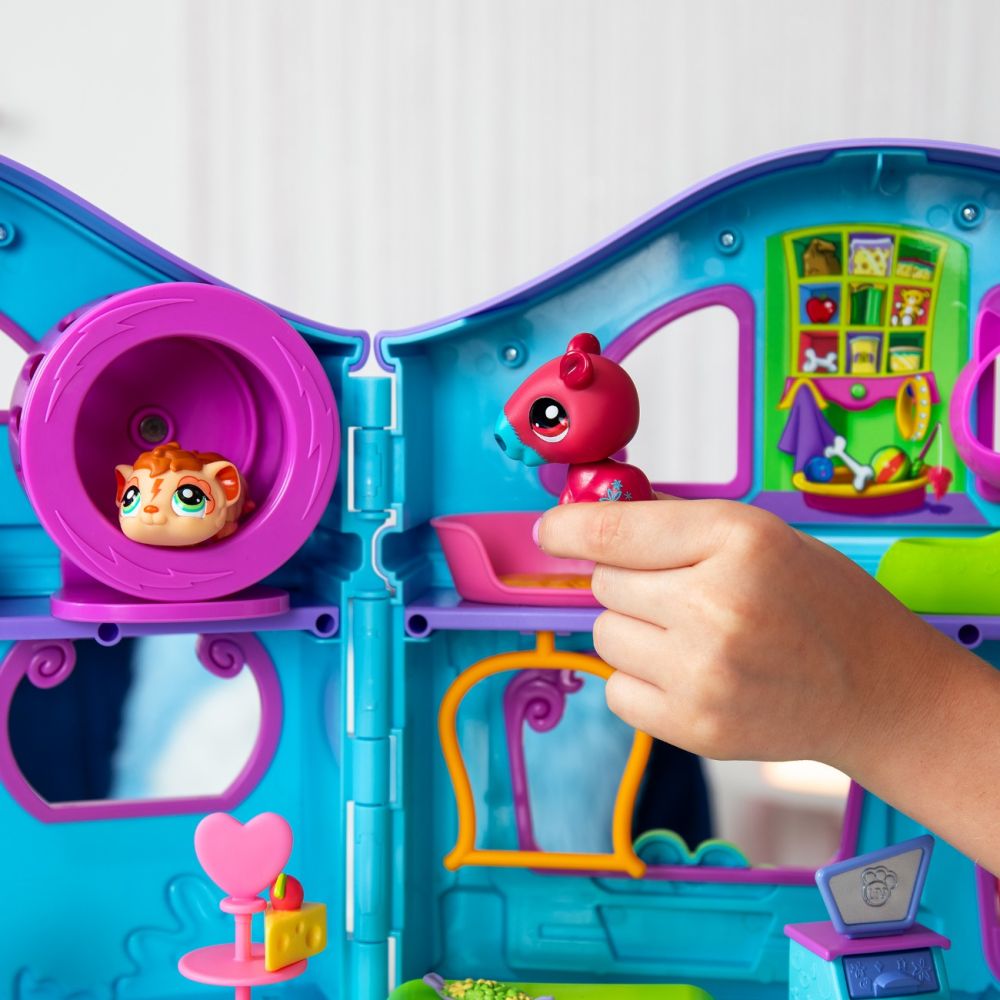 Комплект за игра с 2 фигурки, Littlest Pet Shop, 20 аксесоара