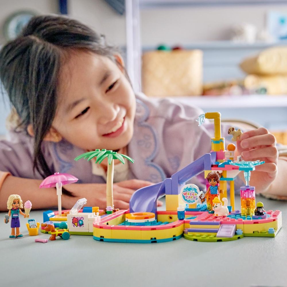 LEGO® Friends - Забавен ден в аквапарка (42676)