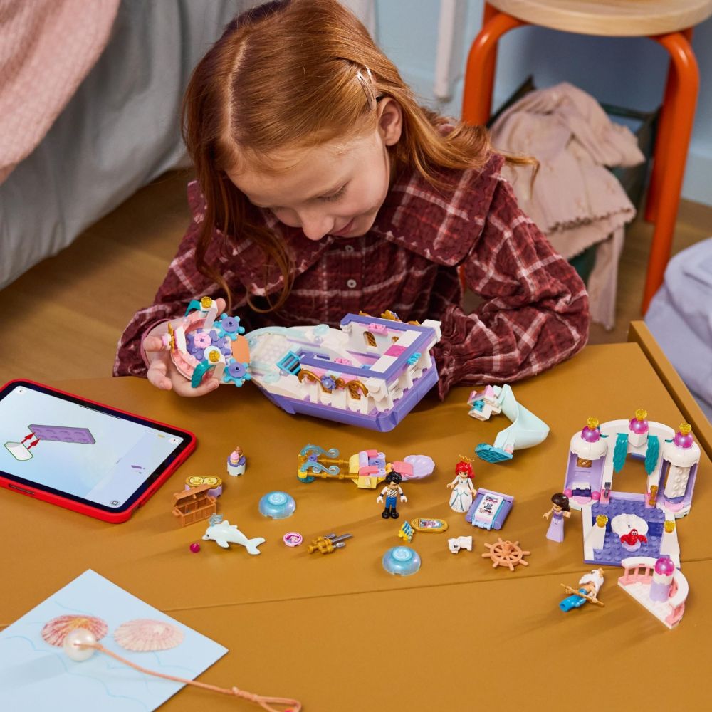 LEGO® Disney Princess - Лодка за кралската сватба на Ариел (43299)