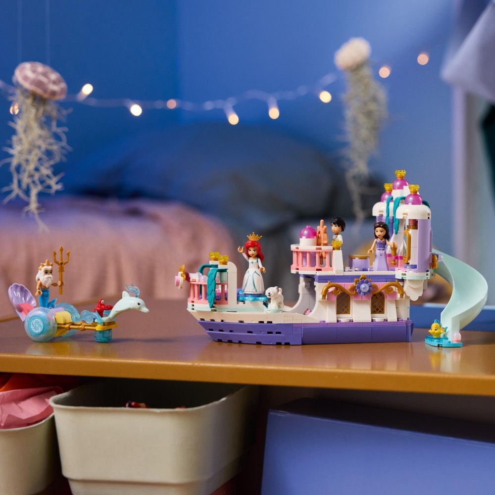LEGO® Disney Princess - Лодка за кралската сватба на Ариел (43299)