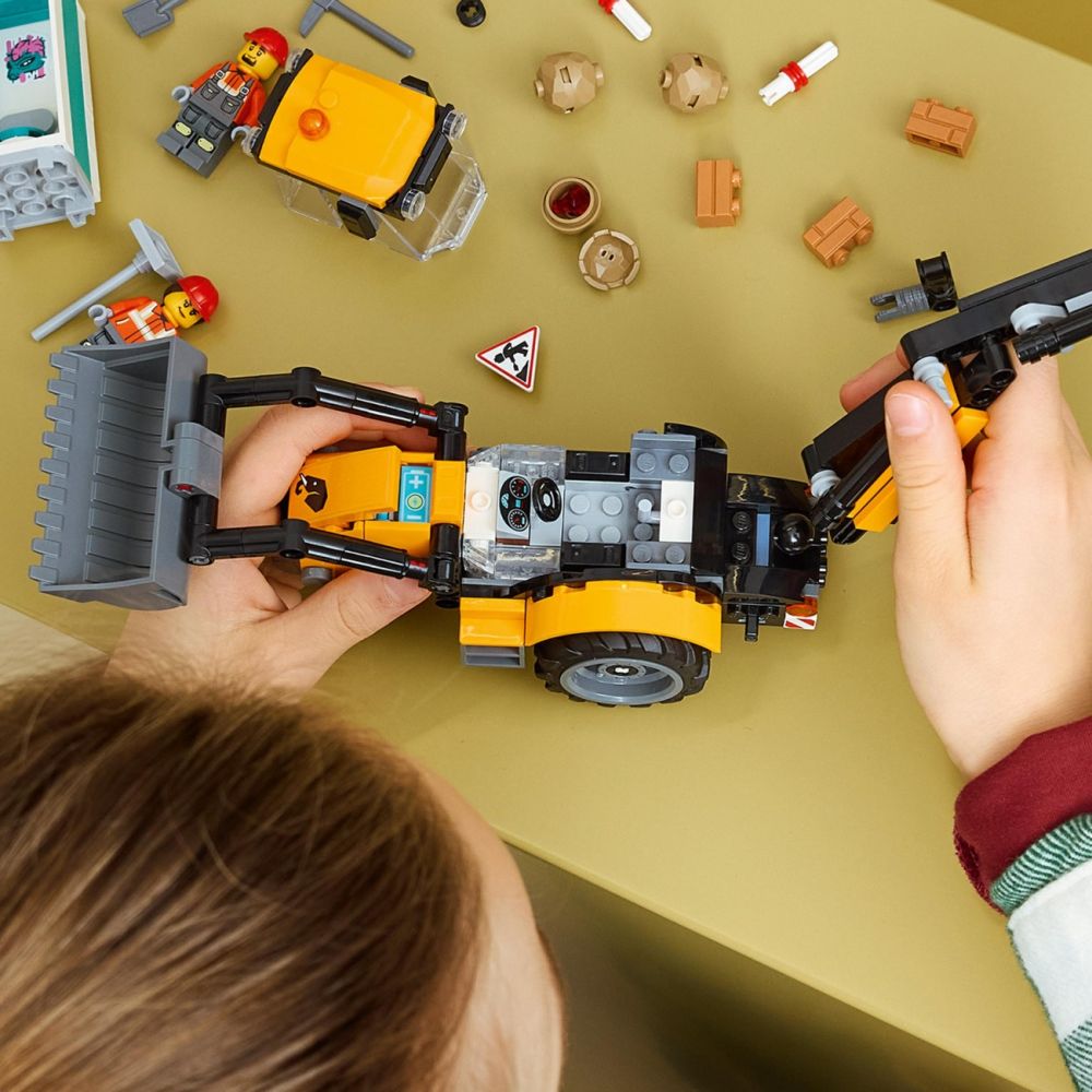 LEGO® City - Жълт багер със задна лопата (60480)