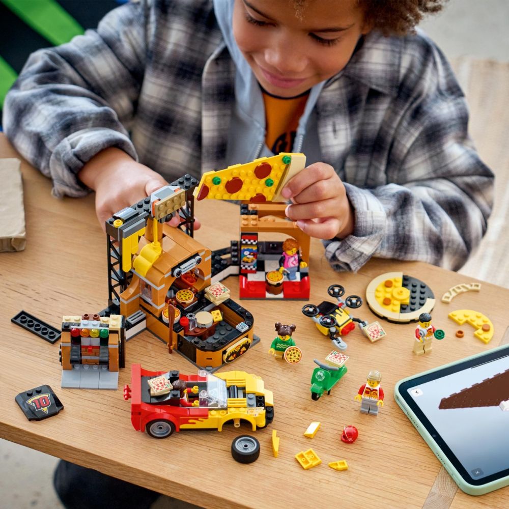LEGO® City - Доставка на пица с превозни средства (60496)
