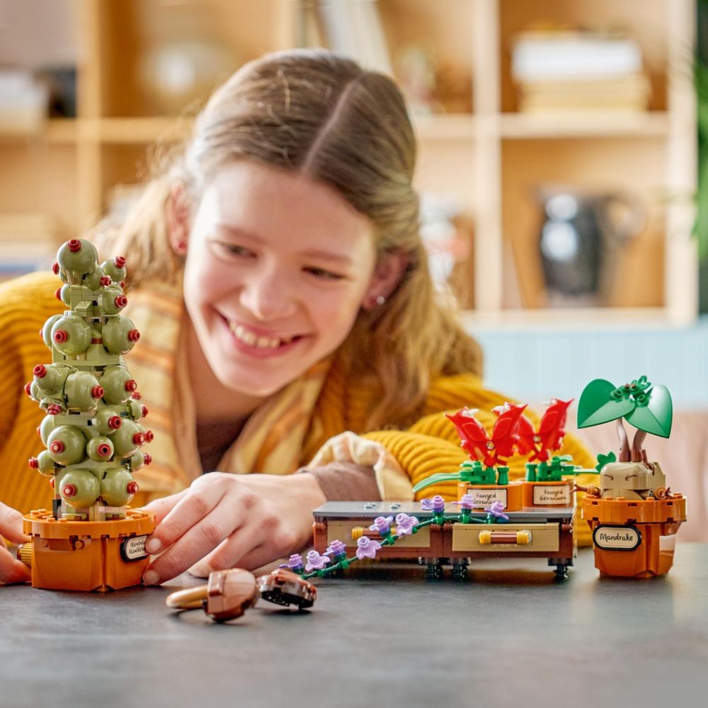 LEGO® Harry Potter - Растения за часа по билкология в Хогуортс (76474)