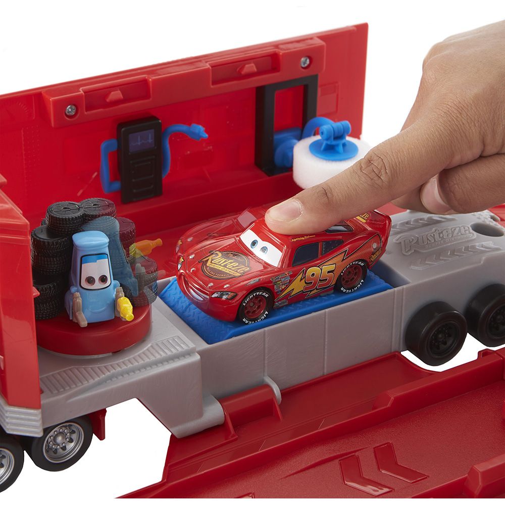 Комплект за игра, Disney Cars, Camion Transformabil Mack , HDC75