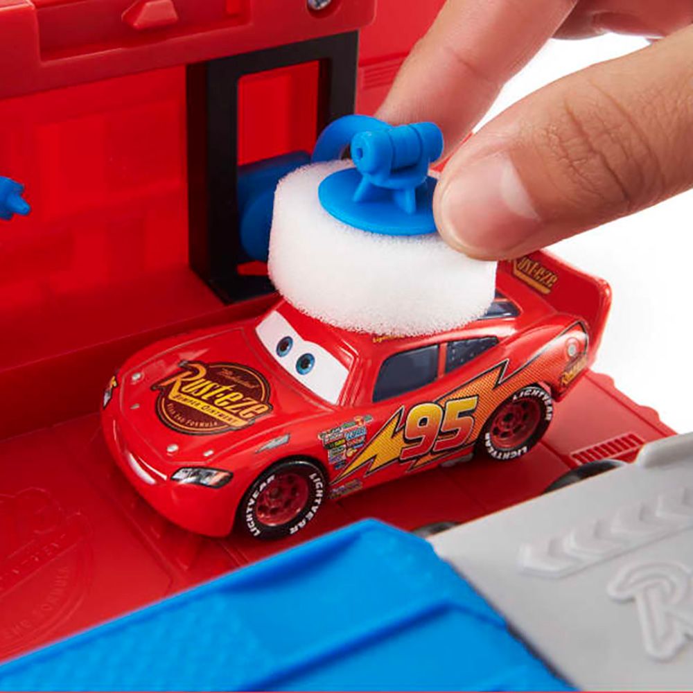 Комплект за игра, Disney Cars, Camion Transformabil Mack , HDC75
