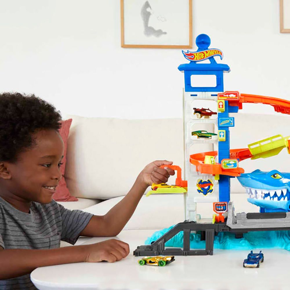 Комплект писти с кула, Hot Wheels, Shark Escape, HDP06