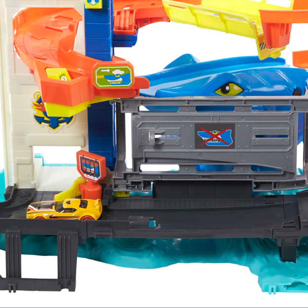 Комплект писти с кула, Hot Wheels, Shark Escape, HDP06