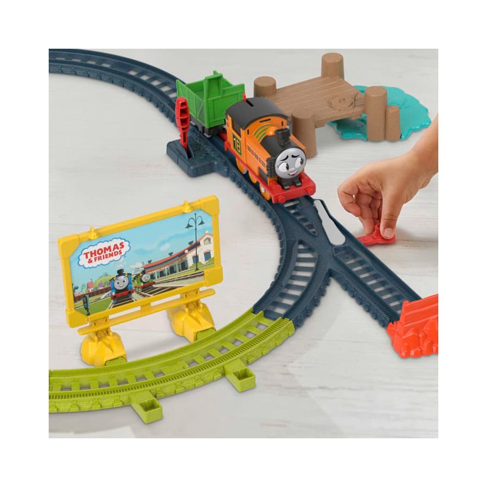 Комплект за игра, Моторизиран локомотив с вагон, Thomas and Friends, Nia, HGY78