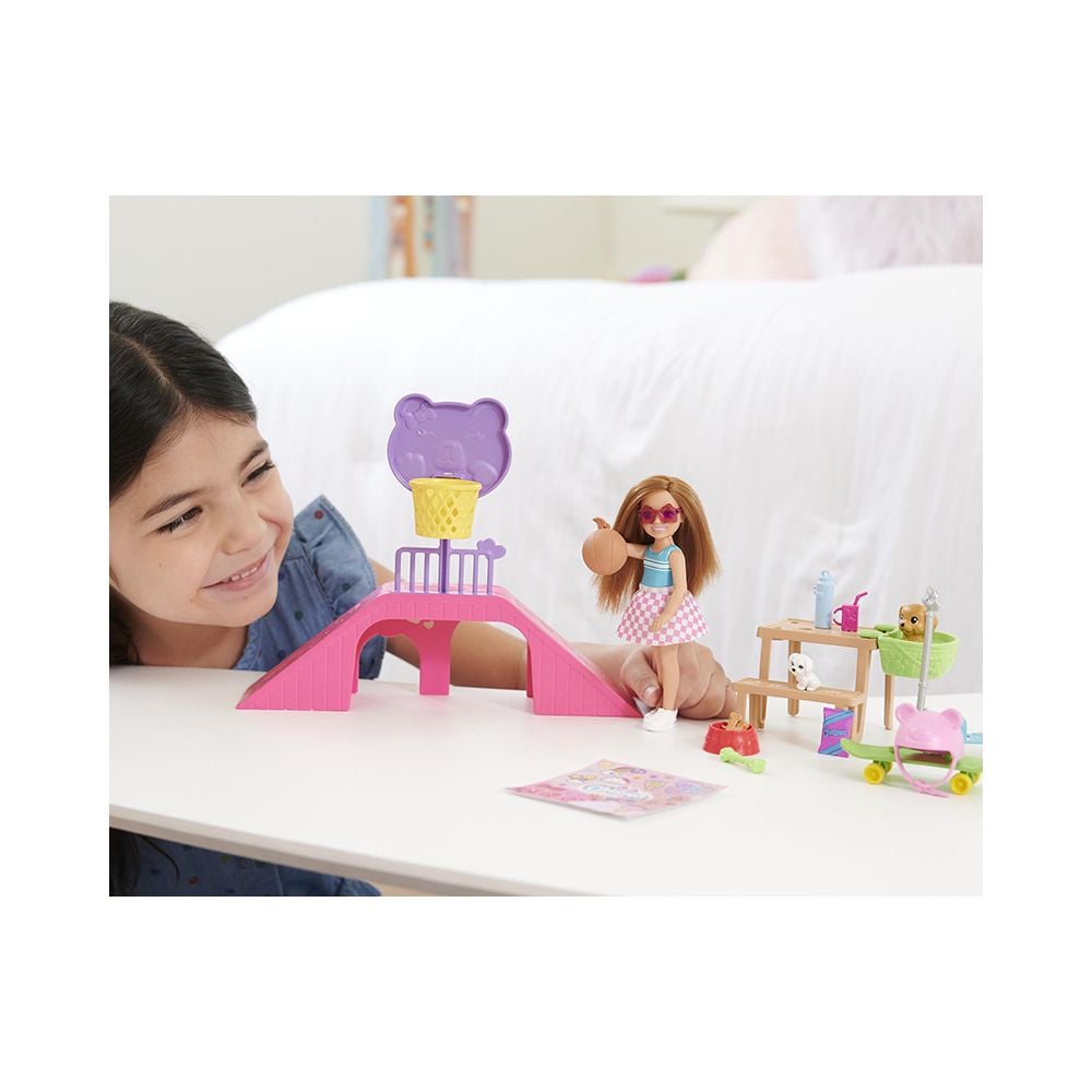 Комплект за игра, кукла със скейтборд и аксесоари, Barbie, Chelsea