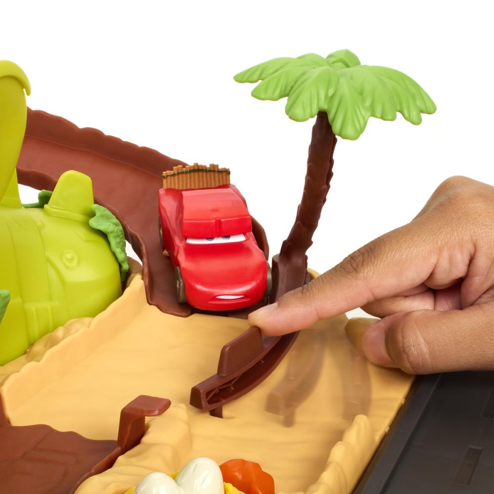Комплект за игра с количка, Cars, Земята на Дино, HMD74