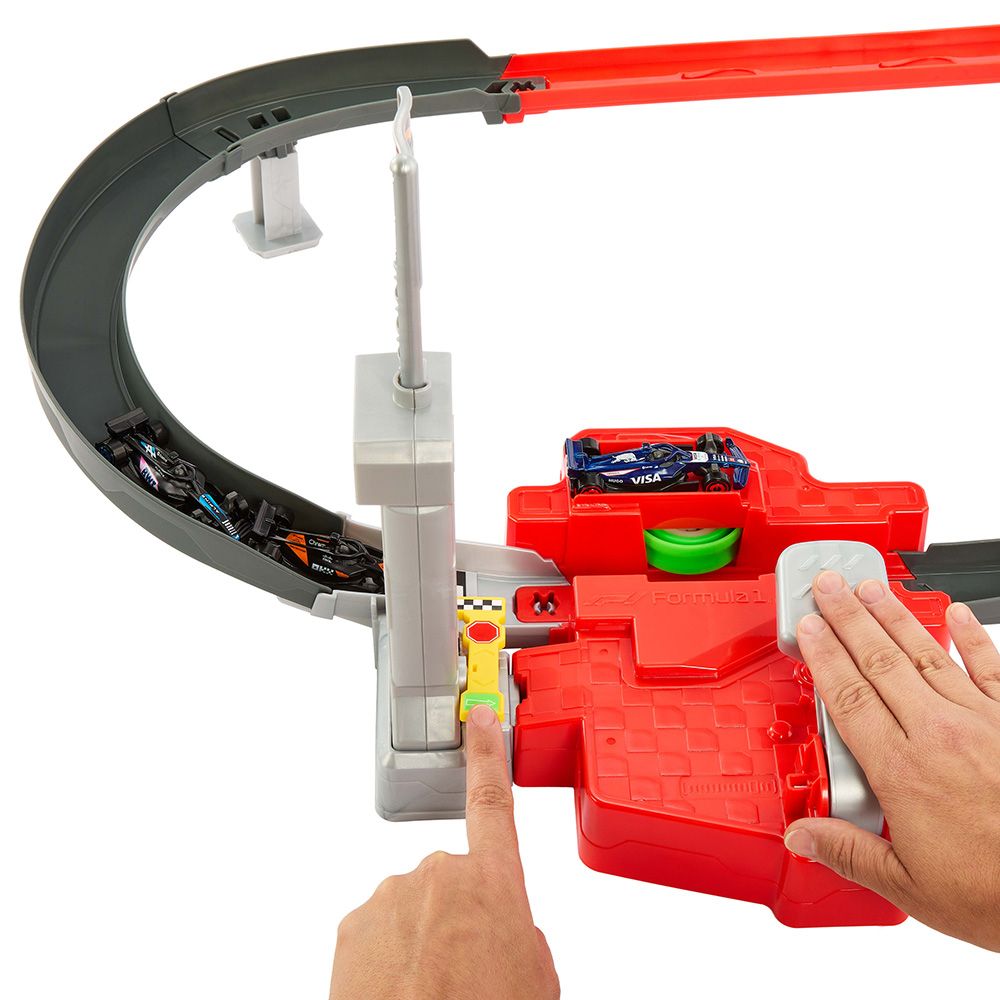 Комплект за игра с 3 колички и писти ot Hot Wheels, Formula 1, JDY15