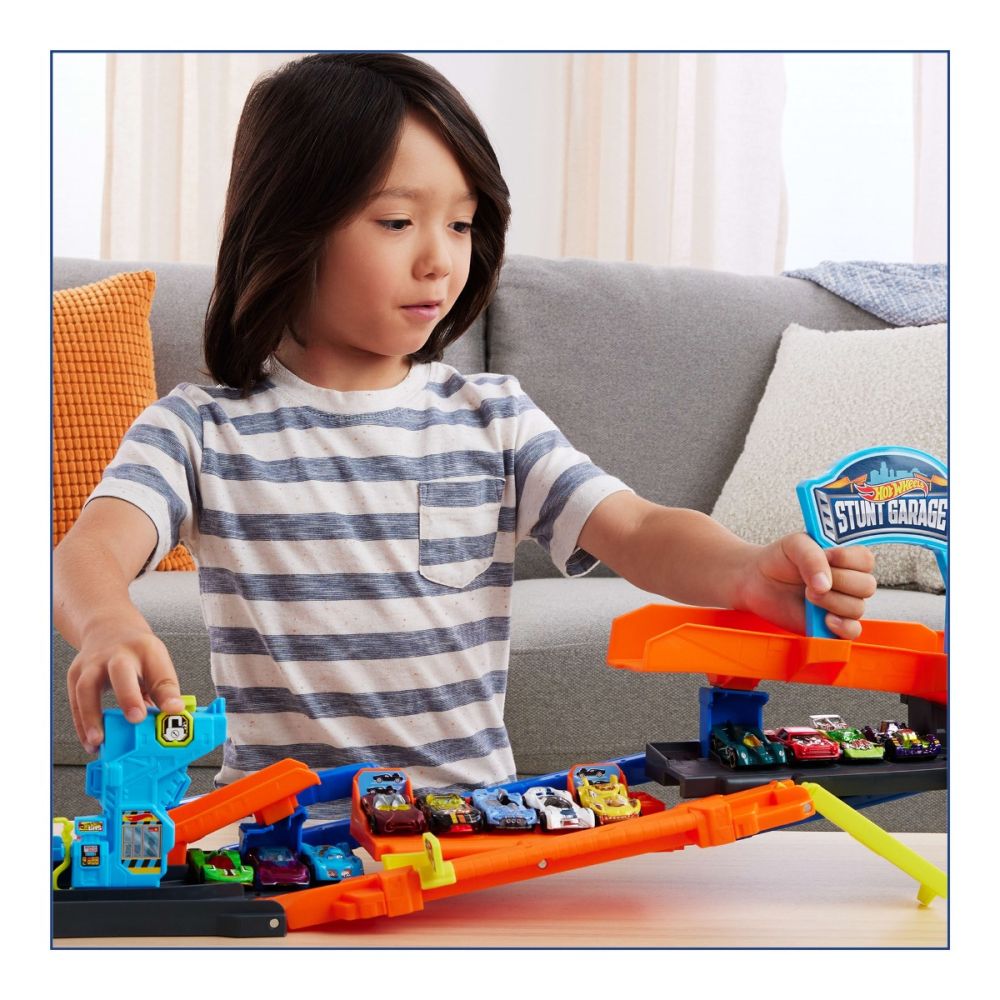 Комплект за игра 2в1 с количка, Hot Wheels, Transforming Stunt Garage, JHL94