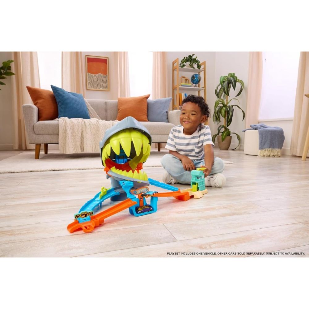 Комплект за игра с количка, Hot Wheels, Shark Chomp Beach, 1:64, JHL96