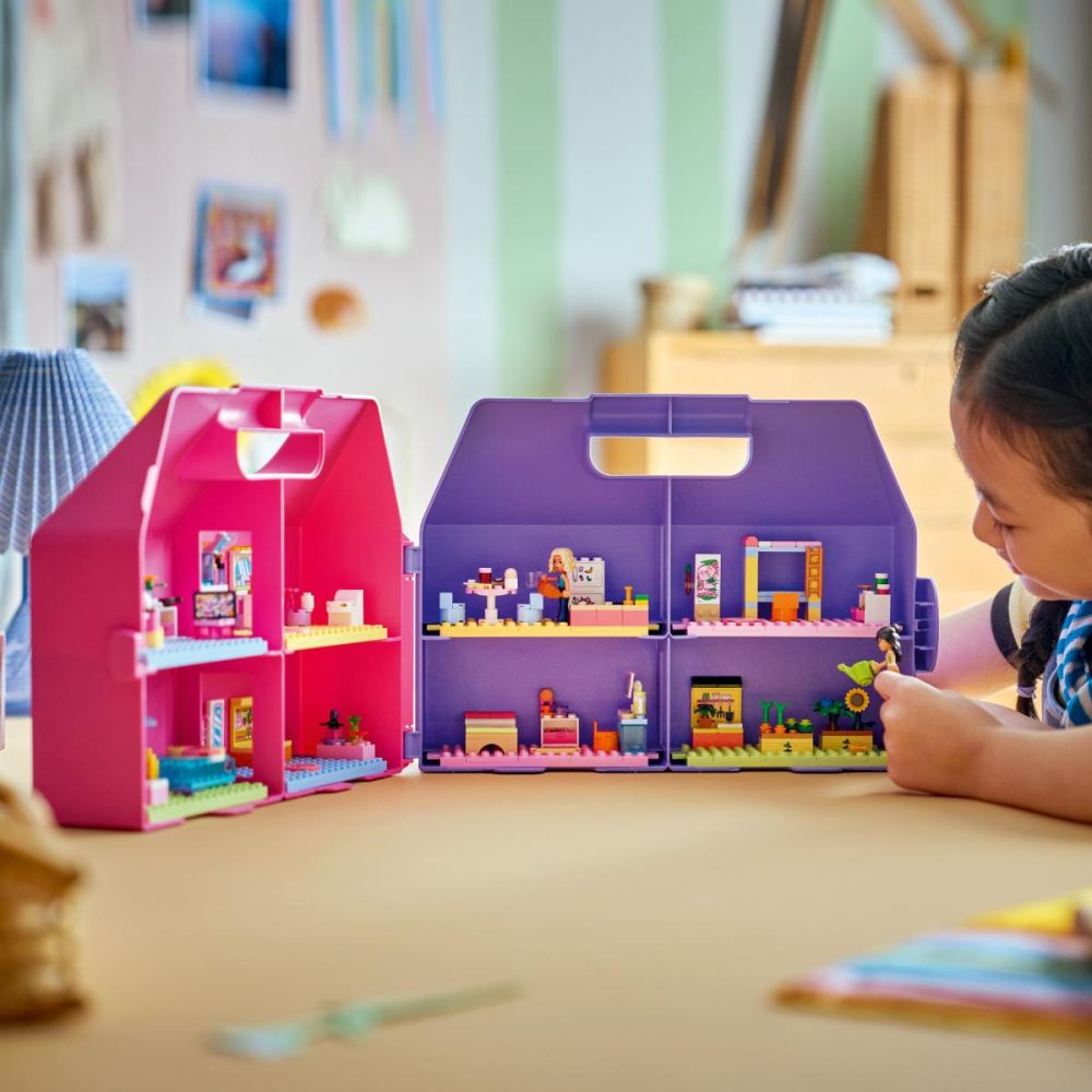 LEGO® Friends - Творчески куфар с къща за кукли (42697)
