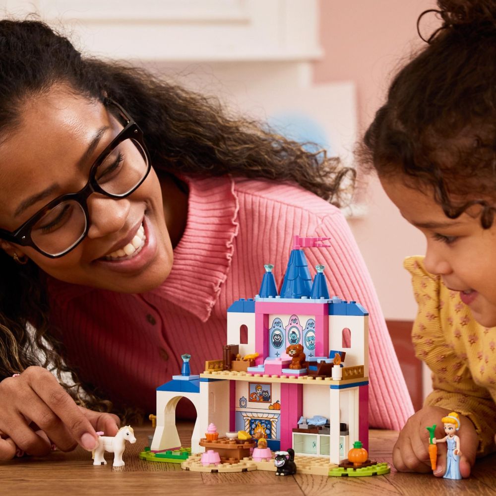 LEGO® Disney Princess - Замъкът на животните-приятели на Пепеляшка (43283)