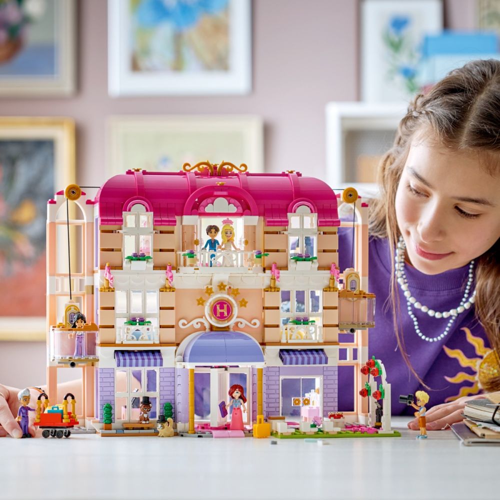 LEGO® Friends - Грандхотел Хартлейк Сити (42704)
